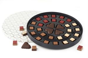 Fyldte chokolader & 4 stk. marcipanhjerter Rund Hvid Palæ Æske 340 g 